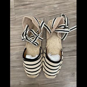 BRAND NEW Soludos espadrille sandals size 8